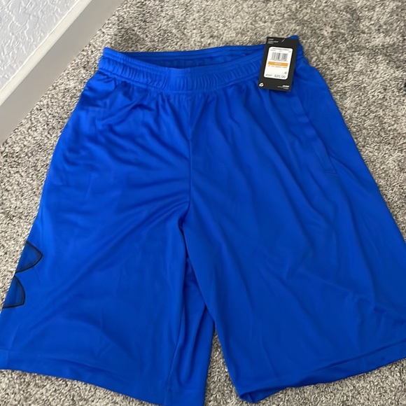 Under Armour Shorts - Picture 2 of 2